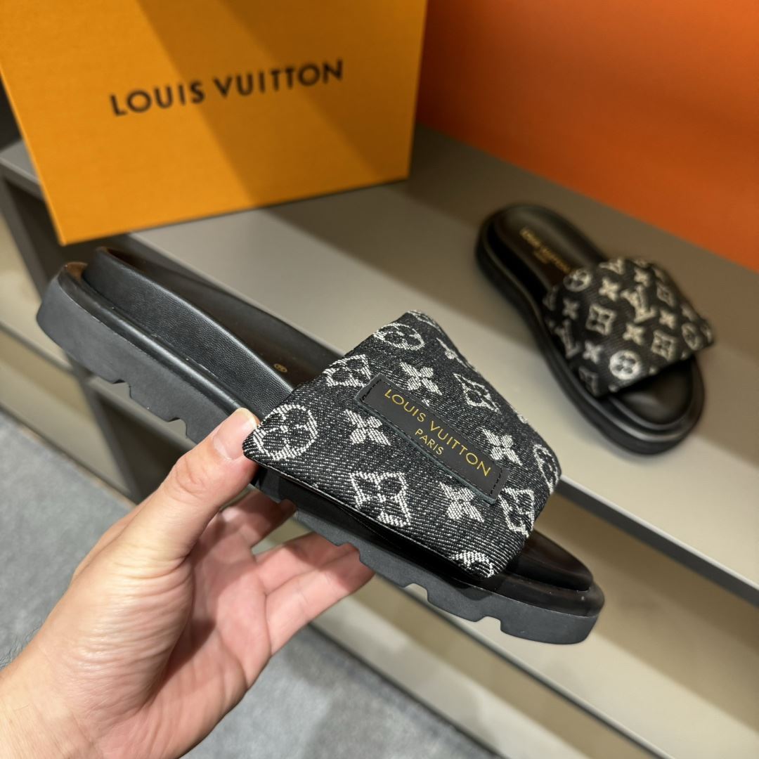 Louis Vuitton Slippers